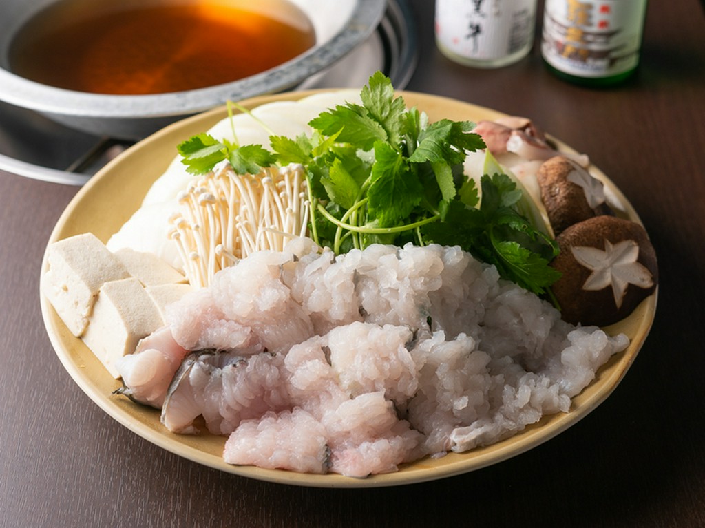 具だくさんの季節のおすすめの鍋はリーズナブルで大人気！