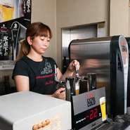 おいしいものをお腹いっぱい食べていただきたいので、どのメニューもコスパ重視。ボリューム満点です。でも自家製ダシなど本格派の味です。広々としたお店なのでゆったりと過ごせます。