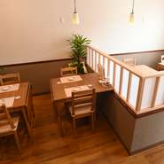 料理人として経験豊富。釣りが趣味で魚に詳しい。加えて有数の漁場のひとつ、串本に店を構えているのがこの店の店主。美味しい魚の提供はもちろんのこと、釣りのポイントや魚についてもいろいろ教えてくれますよ！