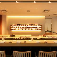 カウンターで過ごすひとときは、自分へのご褒美