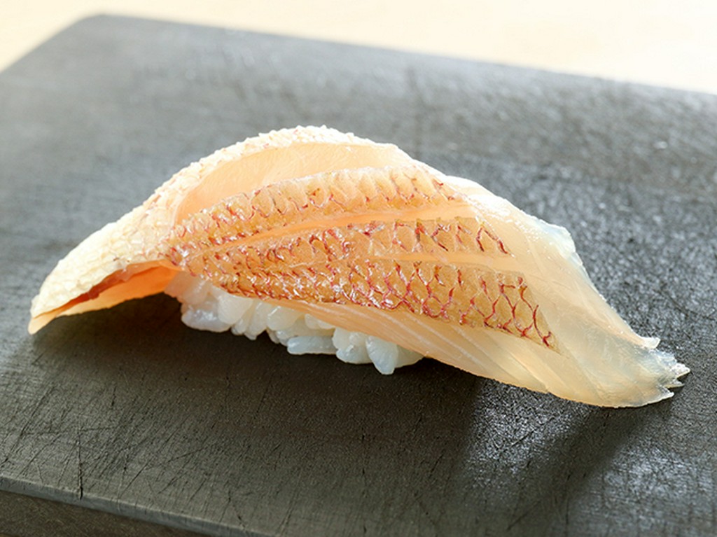 淡い桜色に品のある佇まい『春子』