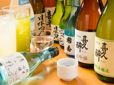 希少なものを含めて、静岡の地酒を豊富に取り揃え