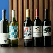 世界が注目する日本ワインを取り揃え、極上のペアリングで魅せる