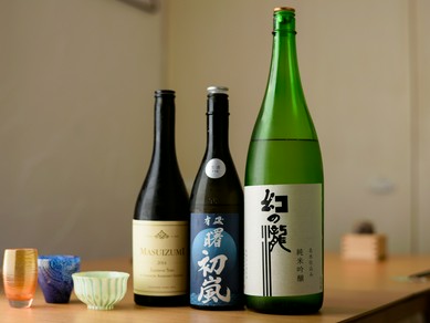 地酒を中心に、全国の銘酒が「名誉利き酒師」ならではの品揃え