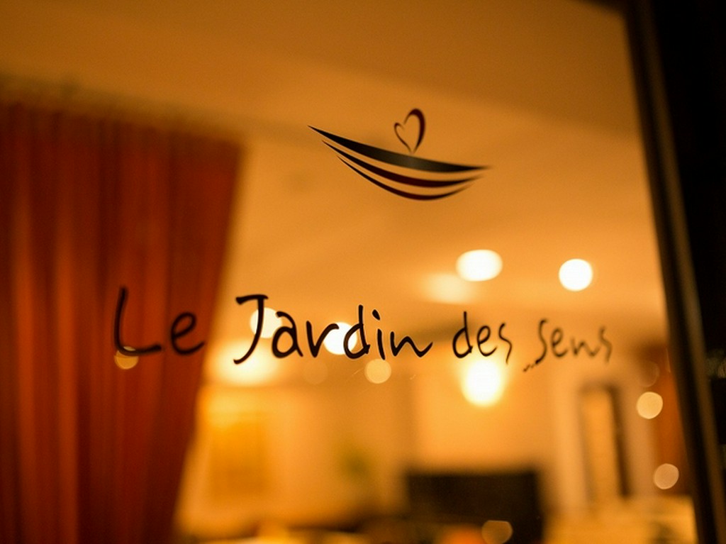 上質な美味しさと心地よさを求め、大人が集う素敵な隠れ家