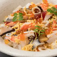 魚介の旨味と彩り豊かな見た目を楽しめる『印可ばらちらし』