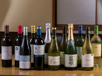 長野で育ったぶどうを使った長野県産ワインや長野の地酒が充実