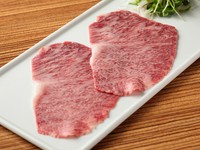 とろける柔らかさと感動モノの旨さ『特上雌和牛の焼きしゃぶ』