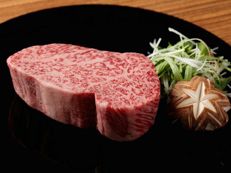希少部位も豊富！　高級A5ランク雌牛を最上の状態で焼肉に