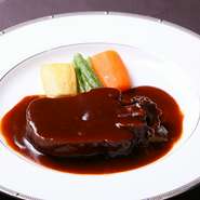 タン元を使用した味わい深いタンシチュー。コトコト煮込まれているので、タンはとてもやわらかです。