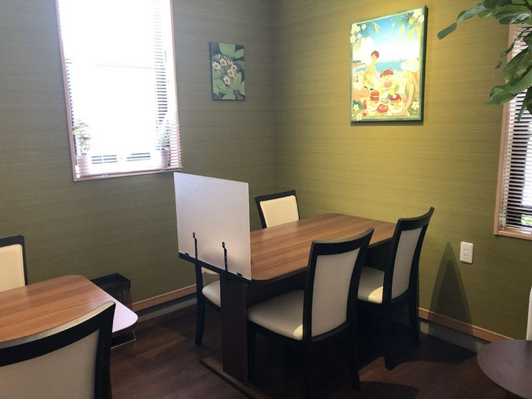 フランクに、昼からお酒を楽しむカジュアルデート