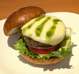 新メニュー！「平日限定」
とろーりモッツァレラチーズ✙バジルソース
まさにイタリアンなおいしさ！
