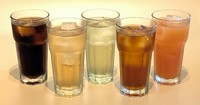 コカ・コーラ、ジンジャーエール、メロンソーダ、ウーロン茶、グレープフルーツジュース