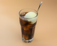 バニラビーンズ入りプレミアムアイスクリーム使用！
テイクアウトはできません