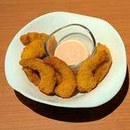 手軽につまめるミニエビフライ　自家製オーロラソース添え