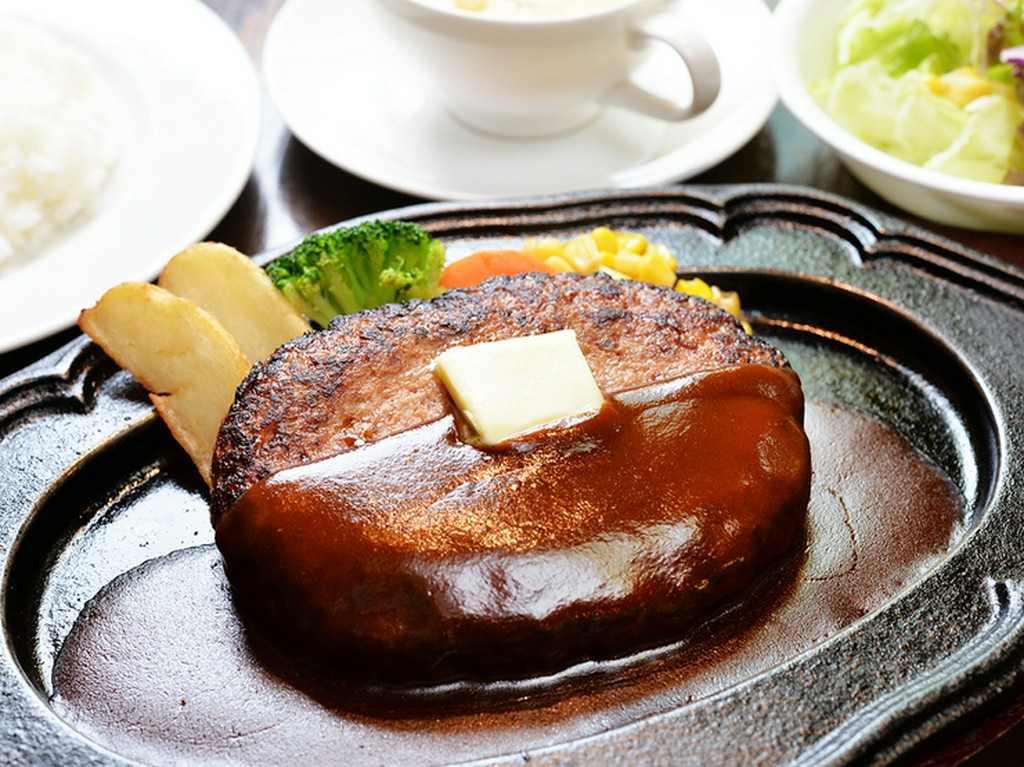 手捏ねでつくる迫力のヒトサラ『特製ジャンボハンバーグ（340g）』