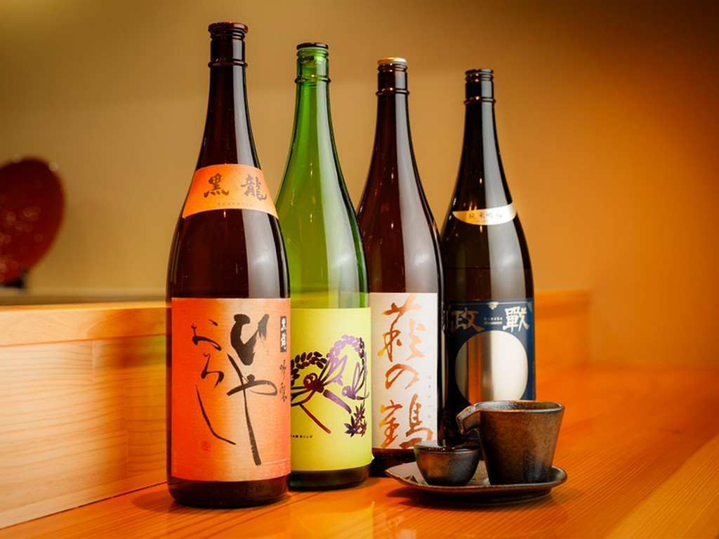 2名の利き酒師が贈る、各地の美酒