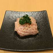 歯触りを楽しんで下さい。
これまでのミノの食感が一変します。
特製一味ポン酢でお召し上がり下さい。