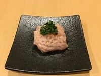 歯触りを楽しんで下さい。
これまでのミノの食感が一変します。
特製一味ポン酢でお召し上がり下さい。