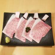 国産最高ランクのサーロイン。
A5ランクの中でも霜降り8～12の中で最高のレベル12のサーロインです。
油も堪能して下さい。