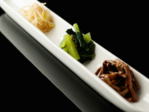 韓国料理では欠かすことのできない『ナムル盛り合わせ』