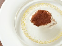イタリアのコーヒーマシンブランド「CARIMALI」で抽出したエスプレッソでつくる自家製ティラミス