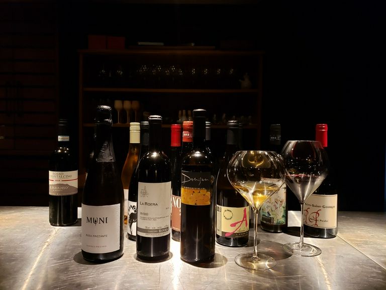 日本、イタリア、フランスなど、厳選された世界各国のワイン