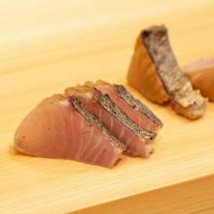 一度味わうとクセになる。素材の美味しさが際立つ『藁焼き料理』