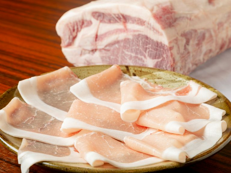 しゃぶしゃぶに最適な豚肉として選ばれた「白金豚」
