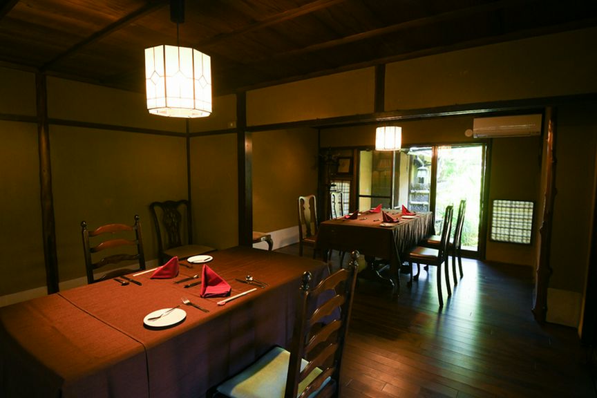 茶室が、ゆったりした時間を過ごせる個室へと変貌を遂げる
