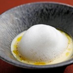 旬折々の滋味深い地野菜を使ったスープ。バターを使わず昆布出汁で和風に仕上げました。まろやかな仕上りに驚かされます。