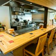 清潔感のある店内は、カウンターだけでなくテーブルや個室のご用意があります。
ご利用シーンに合わせて使い分けて頂けます。