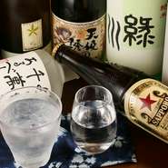 季節を感じることができる新鮮な食材を使った創作料理の数々。その美味しさを更に際立たせるのが旨い焼酎や日本酒。料理に合うものばかりを店主が厳選しています。