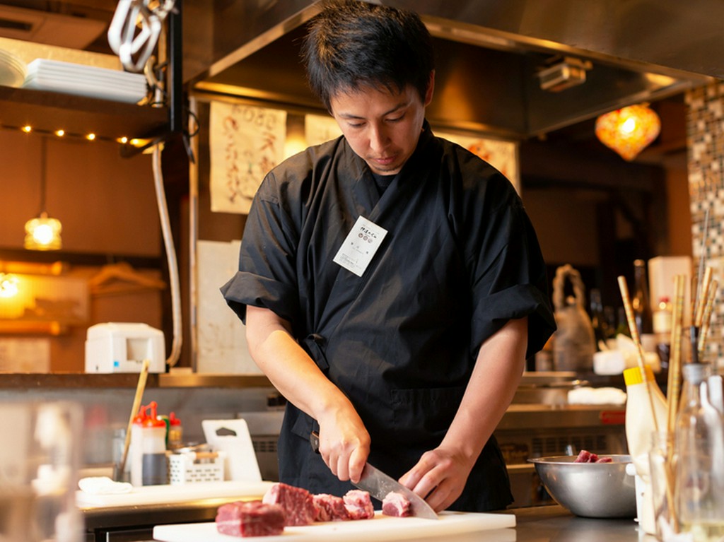 旅館での修業時代に習得した技術を活かした、華麗な料理