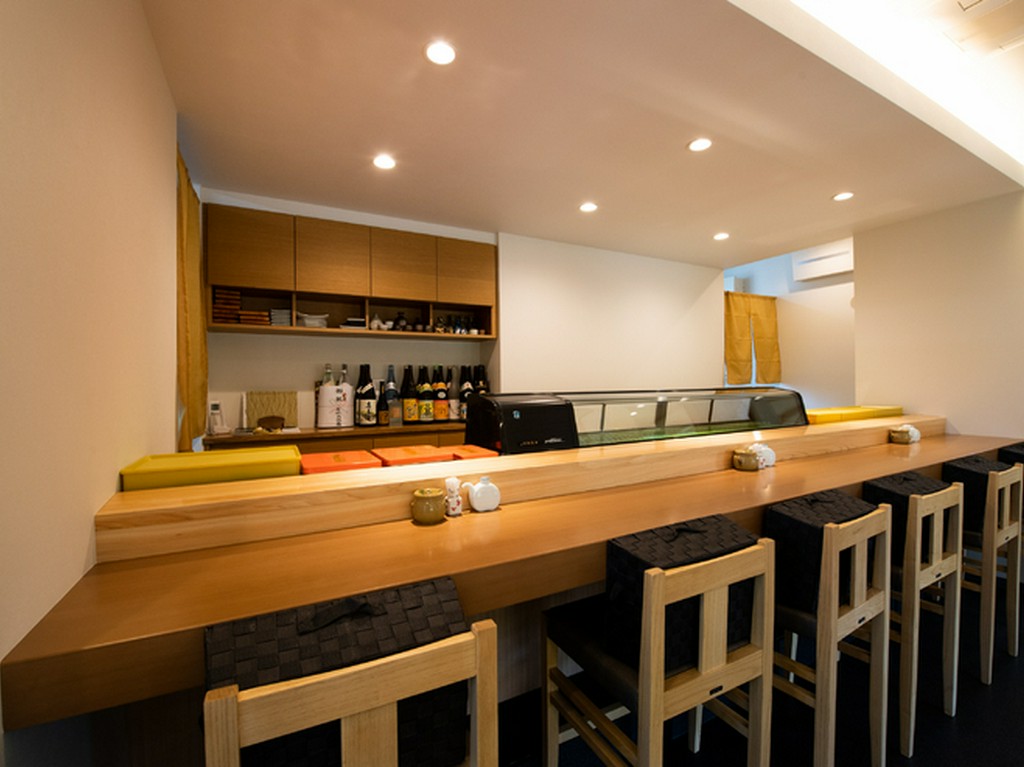 おひとり様やデートに最適な、ライブ感のあるカウンター席