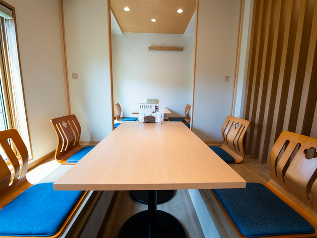 落ち着いた和半個室でくつろぎの空間を