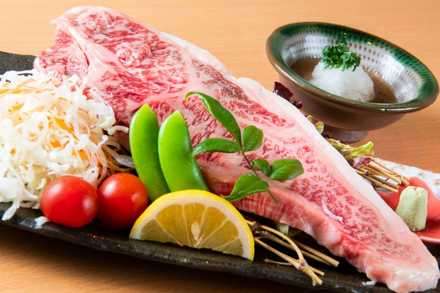 「寿司屋でも美味しい肉を」をコンセプトにした『鹿児島県産黒毛和牛ステーキ』