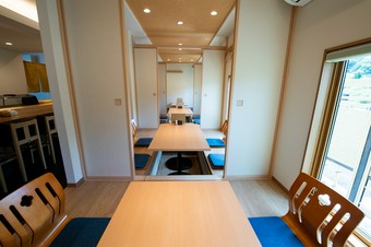 ゆったりのんびり過ごせる掘りごたつの半個室で、和みの会食を