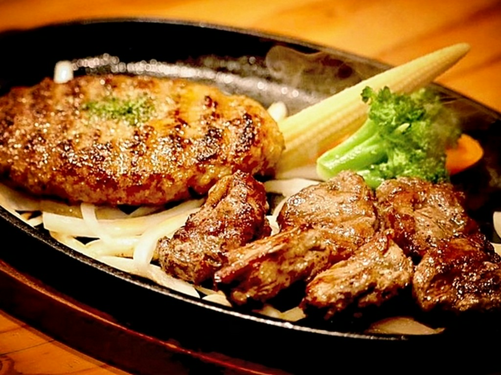 鉄板ハンバーグandジューシーステーキ