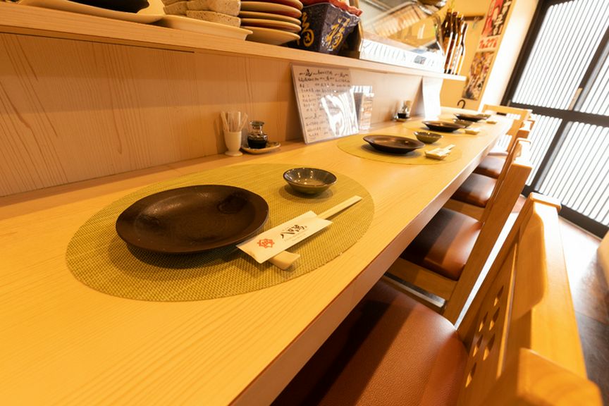 疲れた心を癒やす絶品和食を、銘酒とともに味わう贅沢な時間