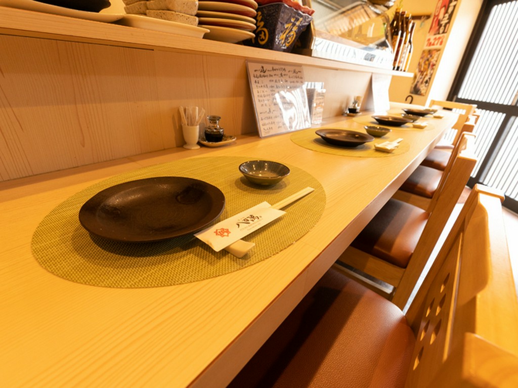 疲れた心を癒やす絶品和食を、銘酒とともに味わう贅沢な時間