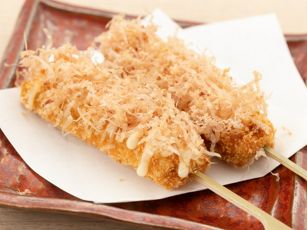噛んだときの音と食感も楽しめる『子持ち昆布串揚げ』