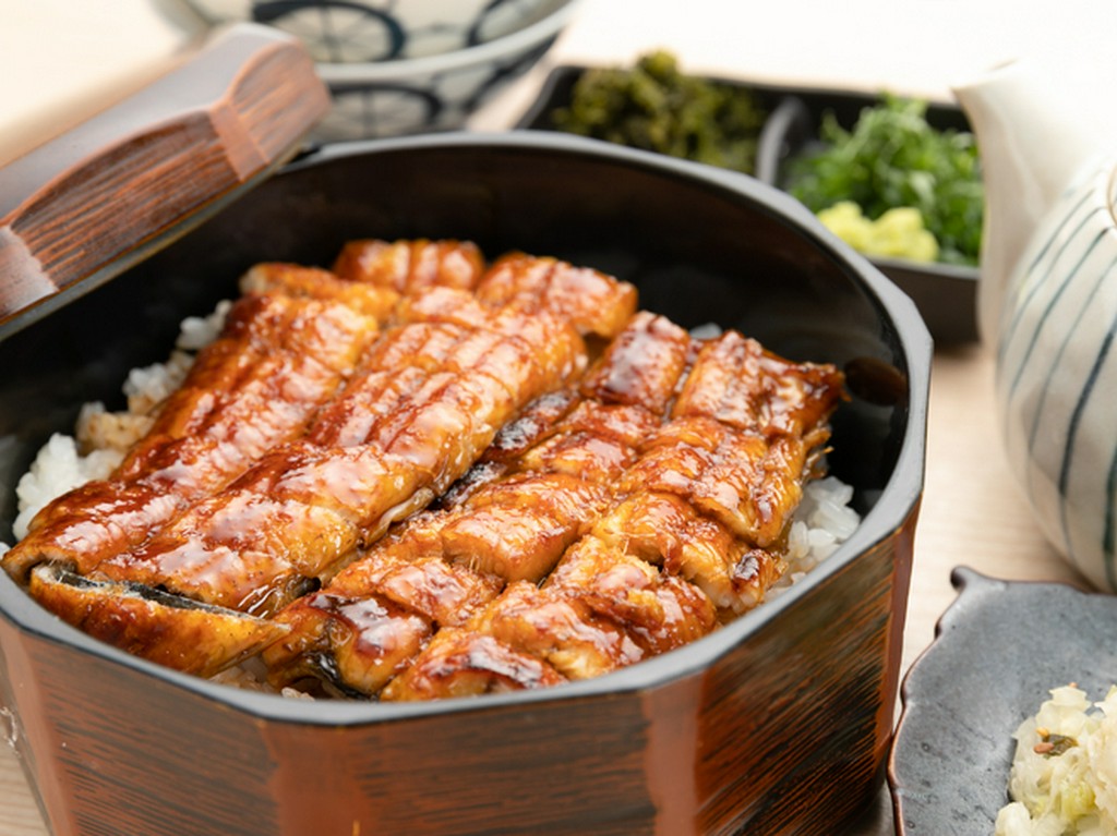 カリッと焼き上げたうなぎが絶品の『うなぎひつまぶし』