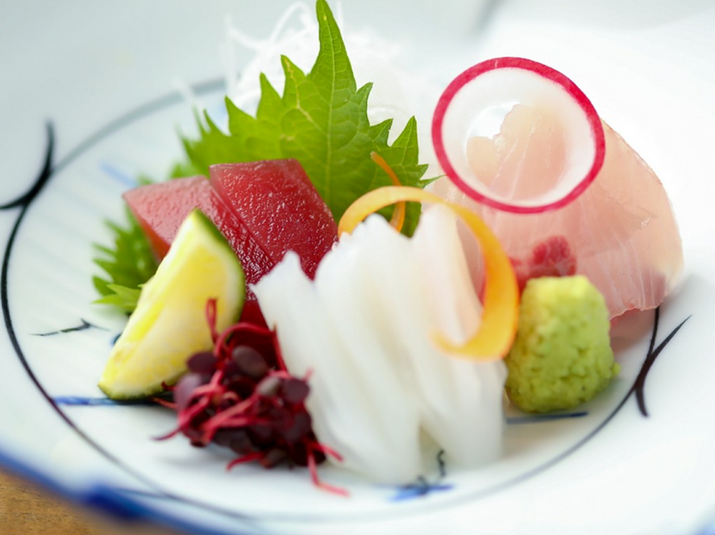 西播磨の旬食材を中心に、日本各地の季節の滋味が集う