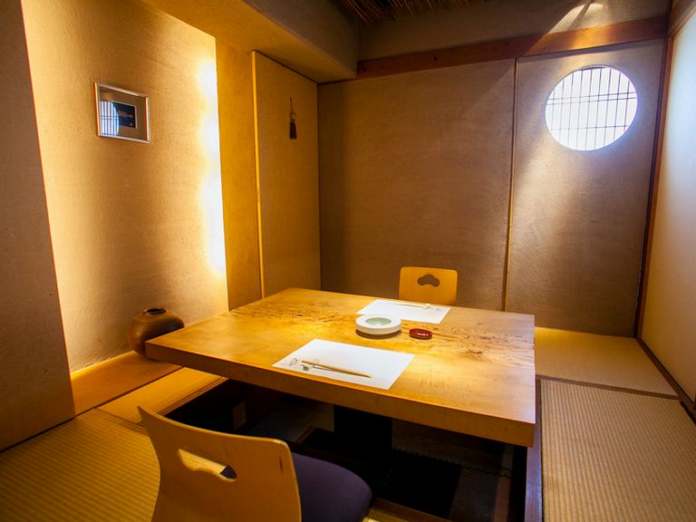 2名様からOKの完全個室もあり、季節の和食をゆっくり楽しめる