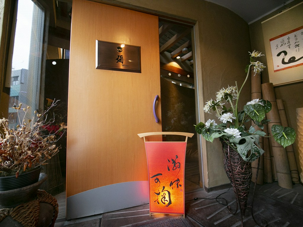 エレベーターを降りた途端、非日常の世界へと一変