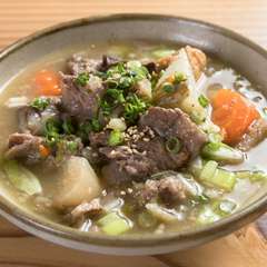 あっさりとした味わい『和牛A5牛スジ煮込み　ねぎ塩味』