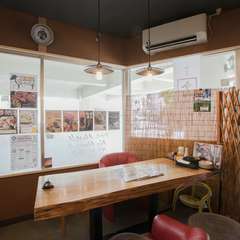 家族や友人たちと、楽しい時間を過ごせるアットホームな店内