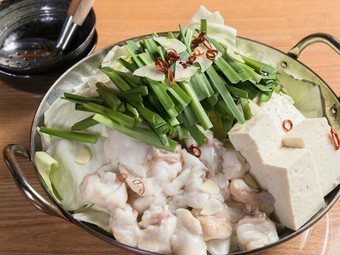 プリプリのもつの旨味、野菜の旨味が溶け込んだスープも絶品『もつ鍋』