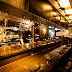 カウンターでのやりとりもささやかなお楽しみ